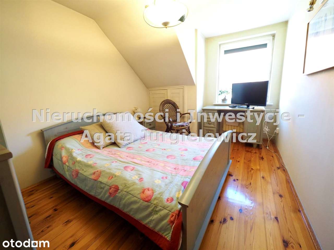 Szereg środkowy, 4 pokoje + strych użytkowy!-6