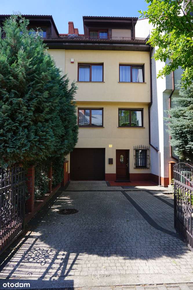 Dom, 6 pok. – KOMFORTOWY SZEREG Z 2007 r Z GARAŻEM I OGRODEM