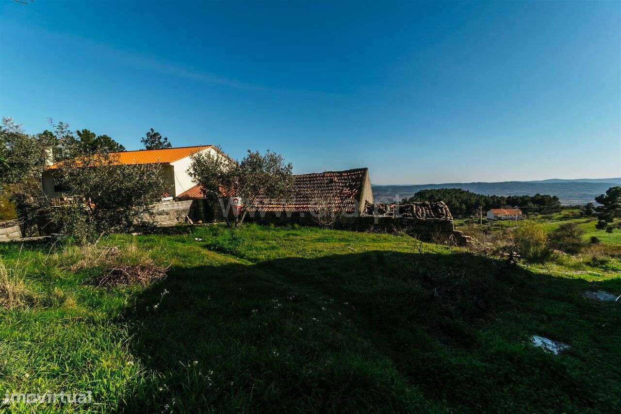 Terreno com ruina / Covilhã, Vila do Carvalho - Grande imagem: 5/12