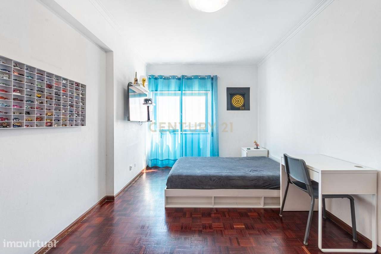 Apartamento T2 à Venda em Vale Flores-10
