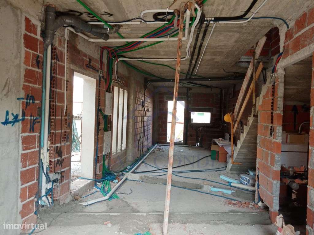 Moradia T2+1 em construção com excelentes acabamentos-2