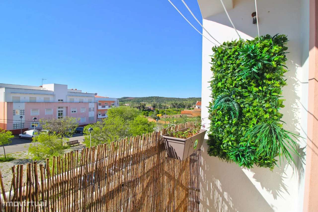 Apartamento T2 situado em Odiáxere, lagos.-16