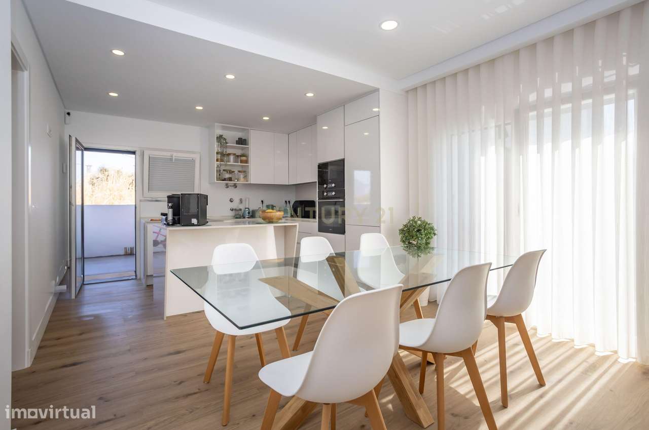 Moradia T4 Nova com Piscina aquecida e Tecnologia Solar – Fernão Ferro - Grande imagem: 3/52