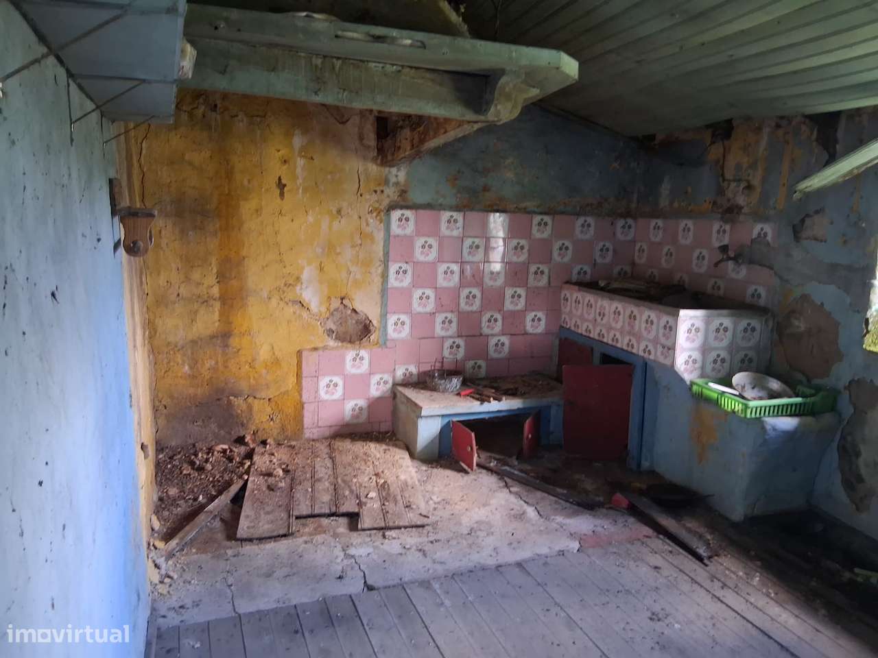 Moradia para Restaurar com Terreno Urbano – Cadaixo, Miranda do Corvo-13