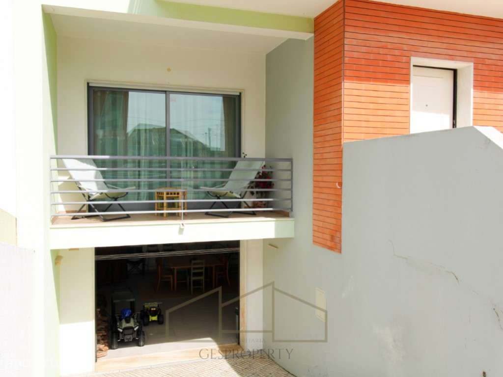 Moradia T3 na Charneca da Caparica - Grande imagem: 2/38