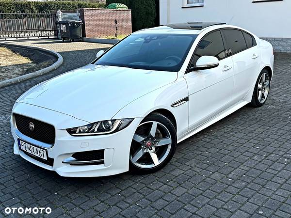 Jaguar XE 2.0 D R-Sport - 22