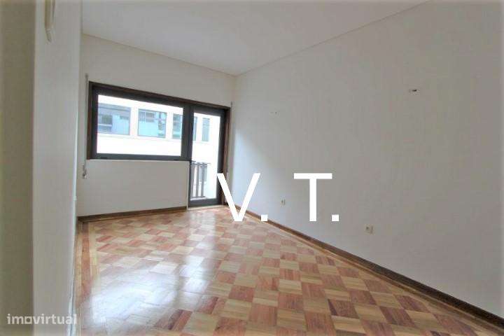 T4 ao Jardim S. Lazaro- Univ. Belas Artes/ Escola da Hotelaria - Grande imagem: 5/16