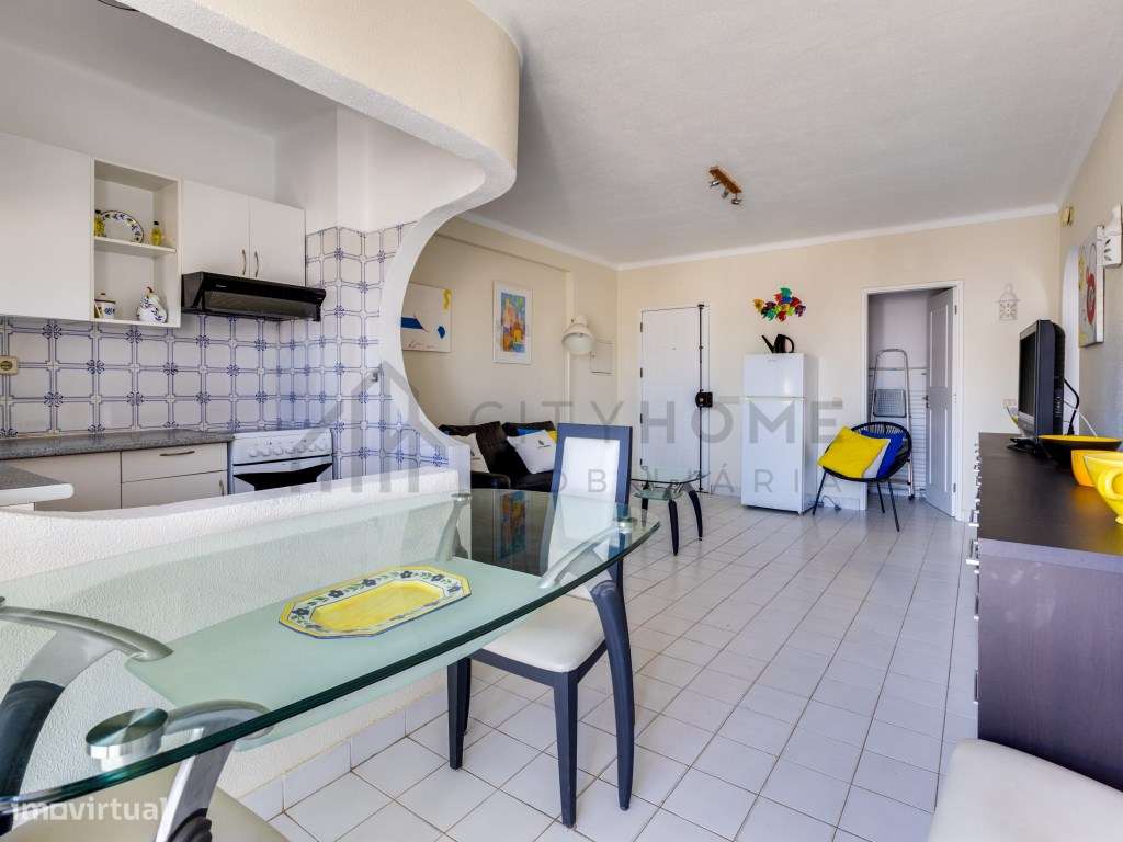 Apartamento T1 com Piscina e Varandas em Albufeira-7