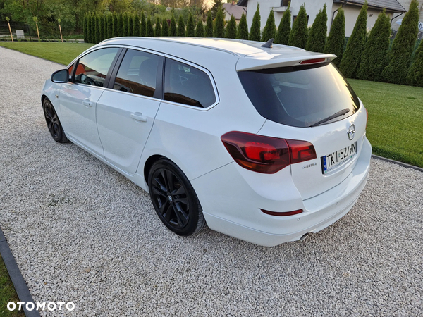 Opel Astra 1.6 Turbo Sports Tourer - 11