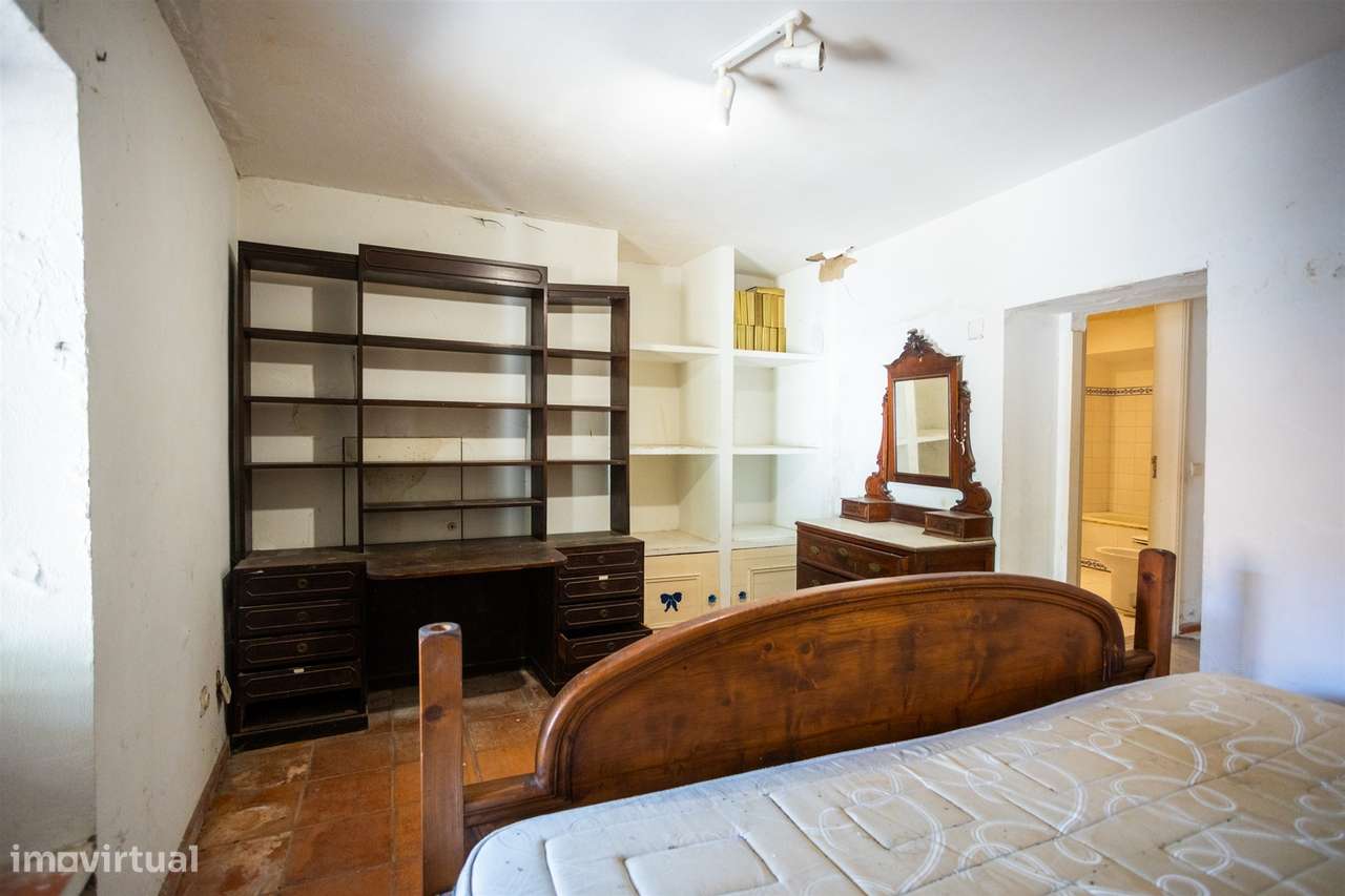 Moradia histórica T6 com piscina e anexo – centro de Salvaterra de Mag-38