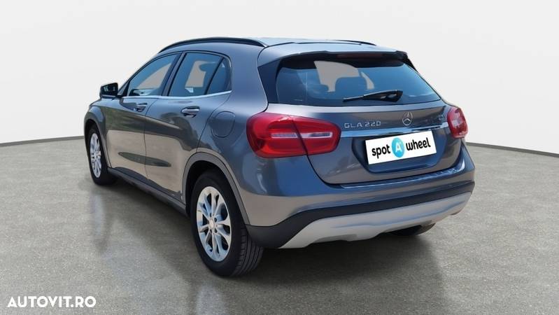 Mercedes-Benz GLA 220 d Aut. - 7