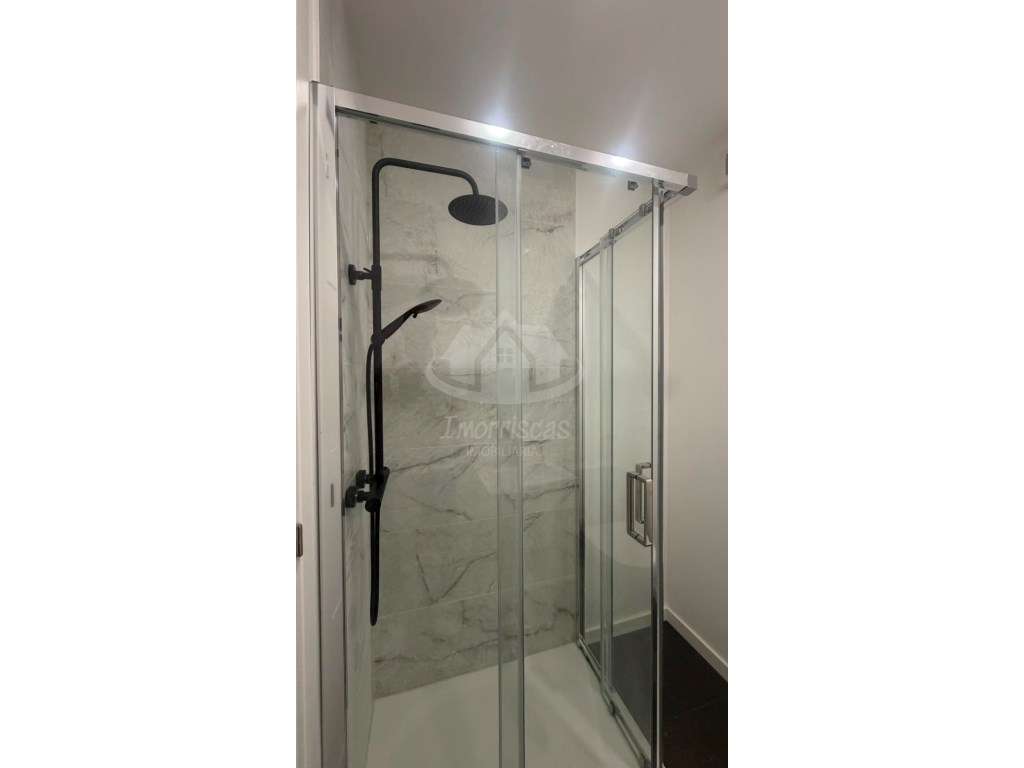 T2+1 Totalmente Remodelado em Odivelas | Pronto a Habitar | Localiz...-13