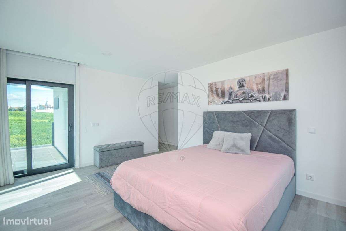 Moradia T5 para venda-25