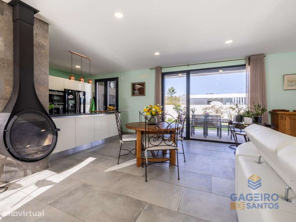 Moradia Térrea T3 Contemporânea com Piscina-10