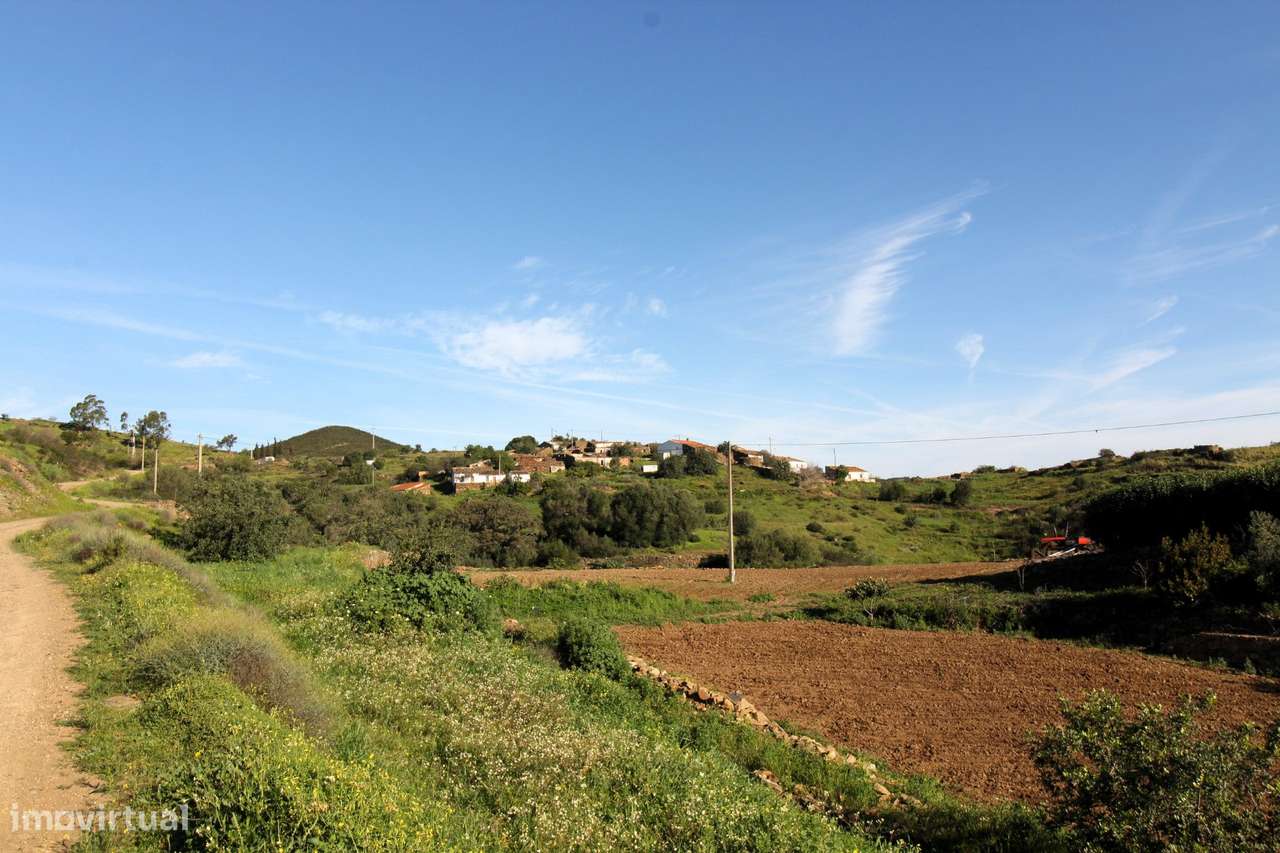 Moradia T4 para Recuperar, zona Alta na Serra de Tavira-13