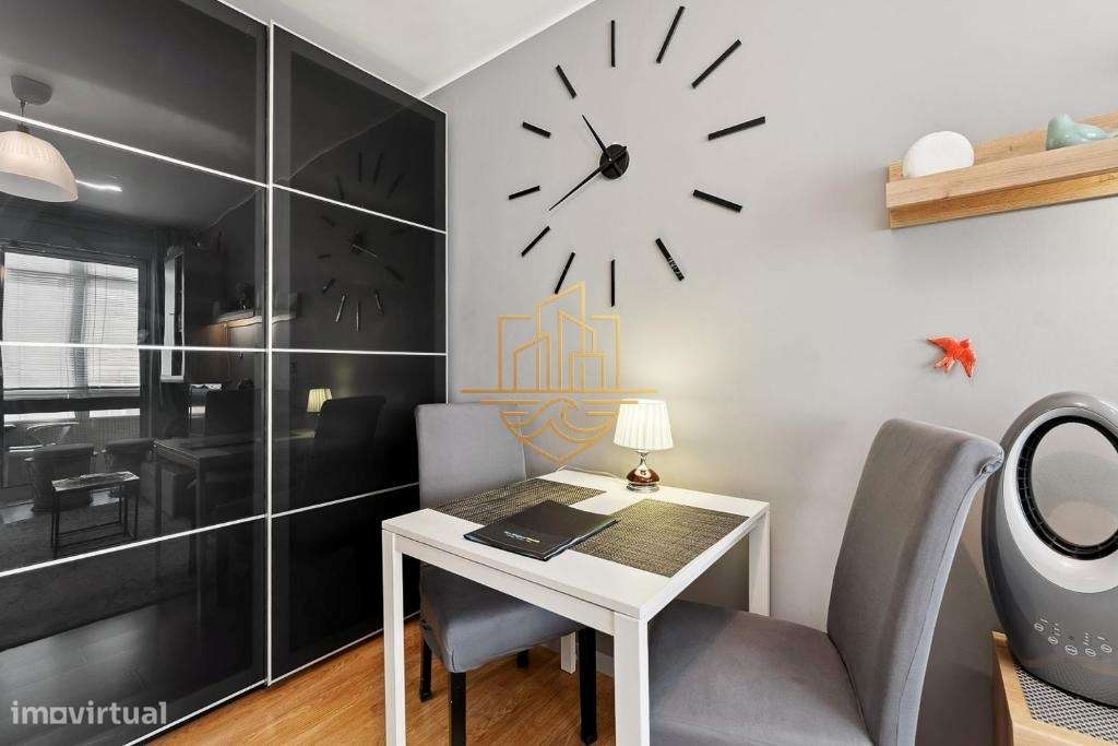 T1 Remodelado e Mobilado com Marquise | Centro do Porto-4