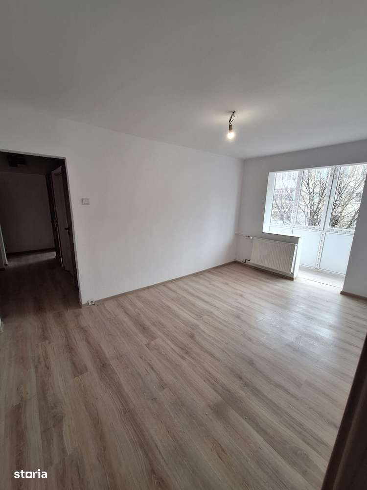 Apartament cu 4 camere, balcon, în Circumvalatiunii ... 99.900 euro-8