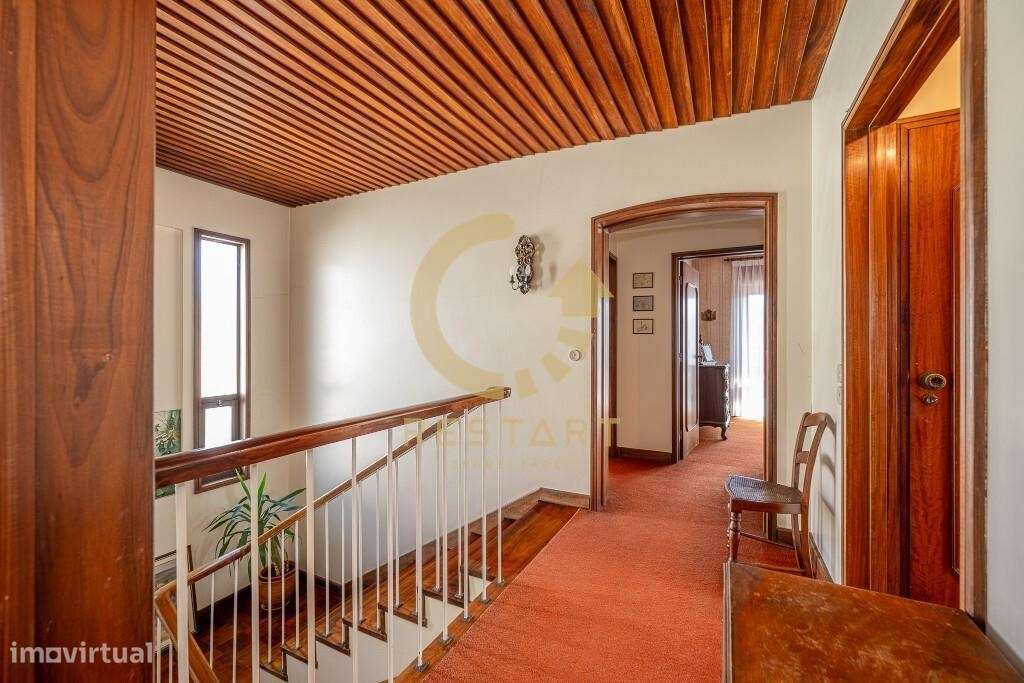 Moradia T5 com piscina e amplo terreno na Avenida de Francelos | Vila-28