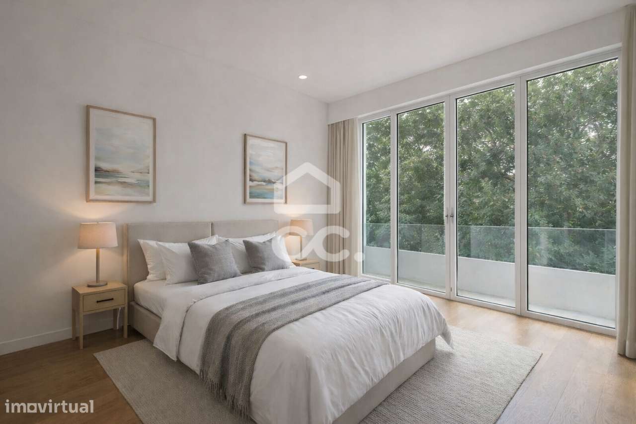 Apartamento T4 totalmente renovado com 160 m² no centro de Nogueira, M-5