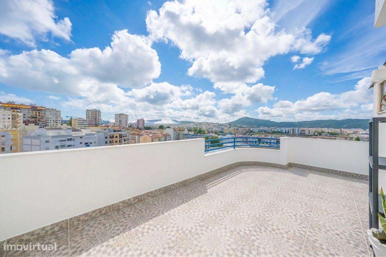 Apartamento Único com 268m2 no Último Andar com Terraço Extraordinário-7