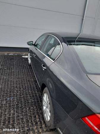 Volkswagen Passat 2.0 TSI Comfortline - 9