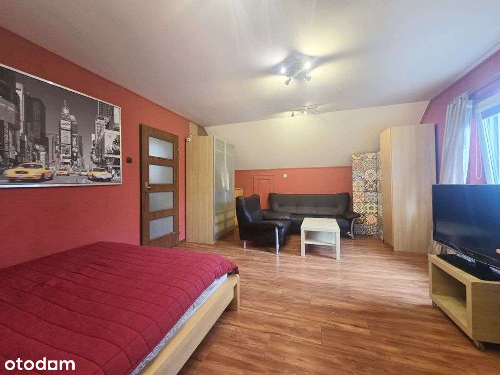 Dom wolnostojący w Mirkowie, cicho i zielono-11