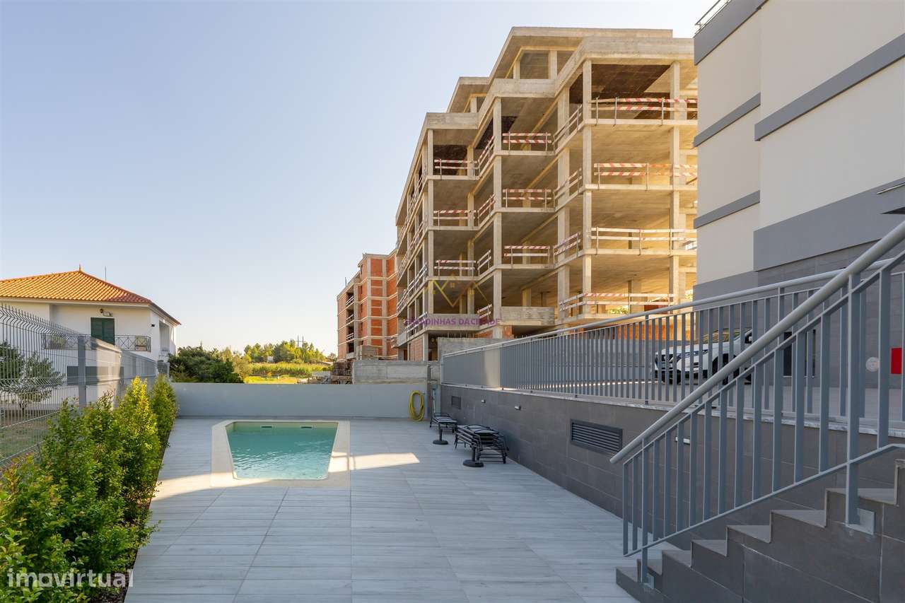 T4 com Piscina em Alverca-39