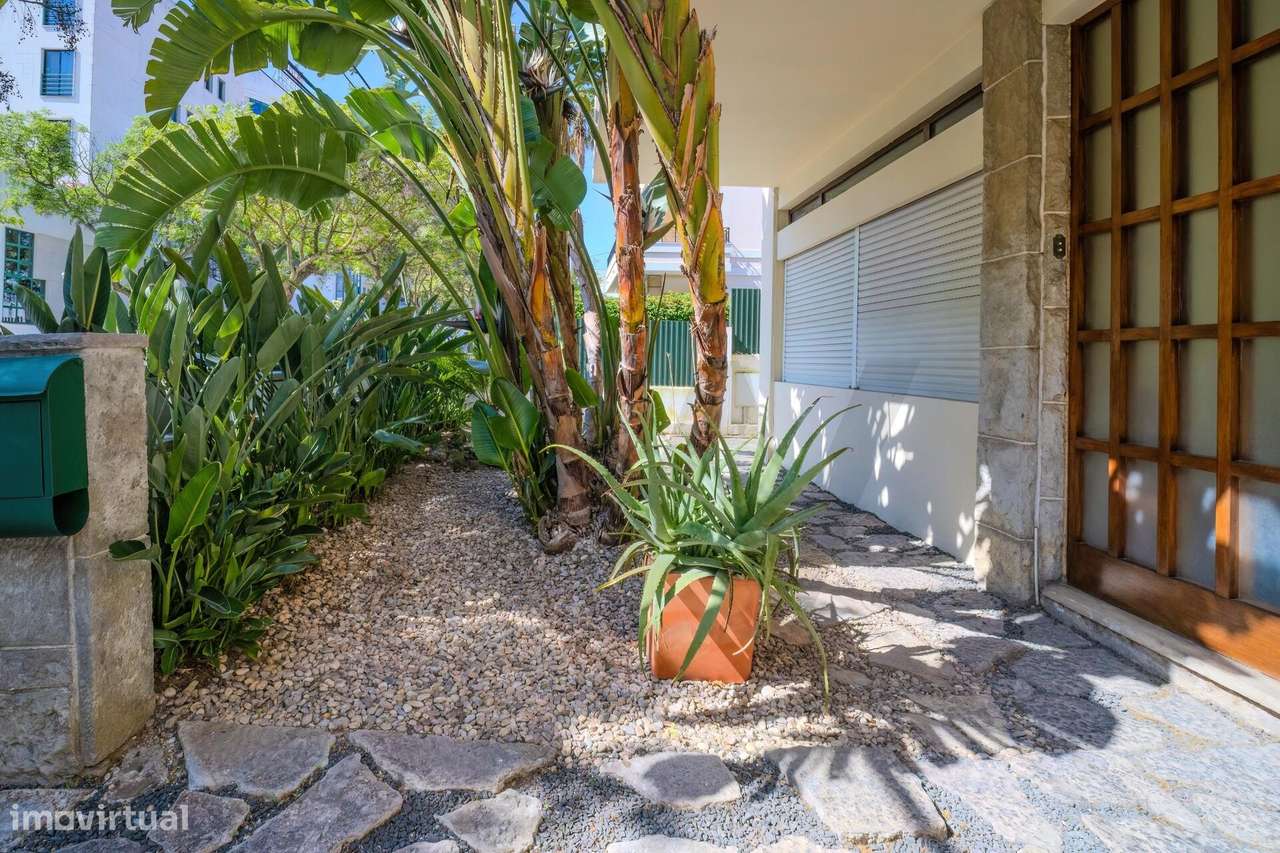 Moradia com 12 assoalhadas, frente ao parque municipal | Potencial par - Grande imagem: 5/60