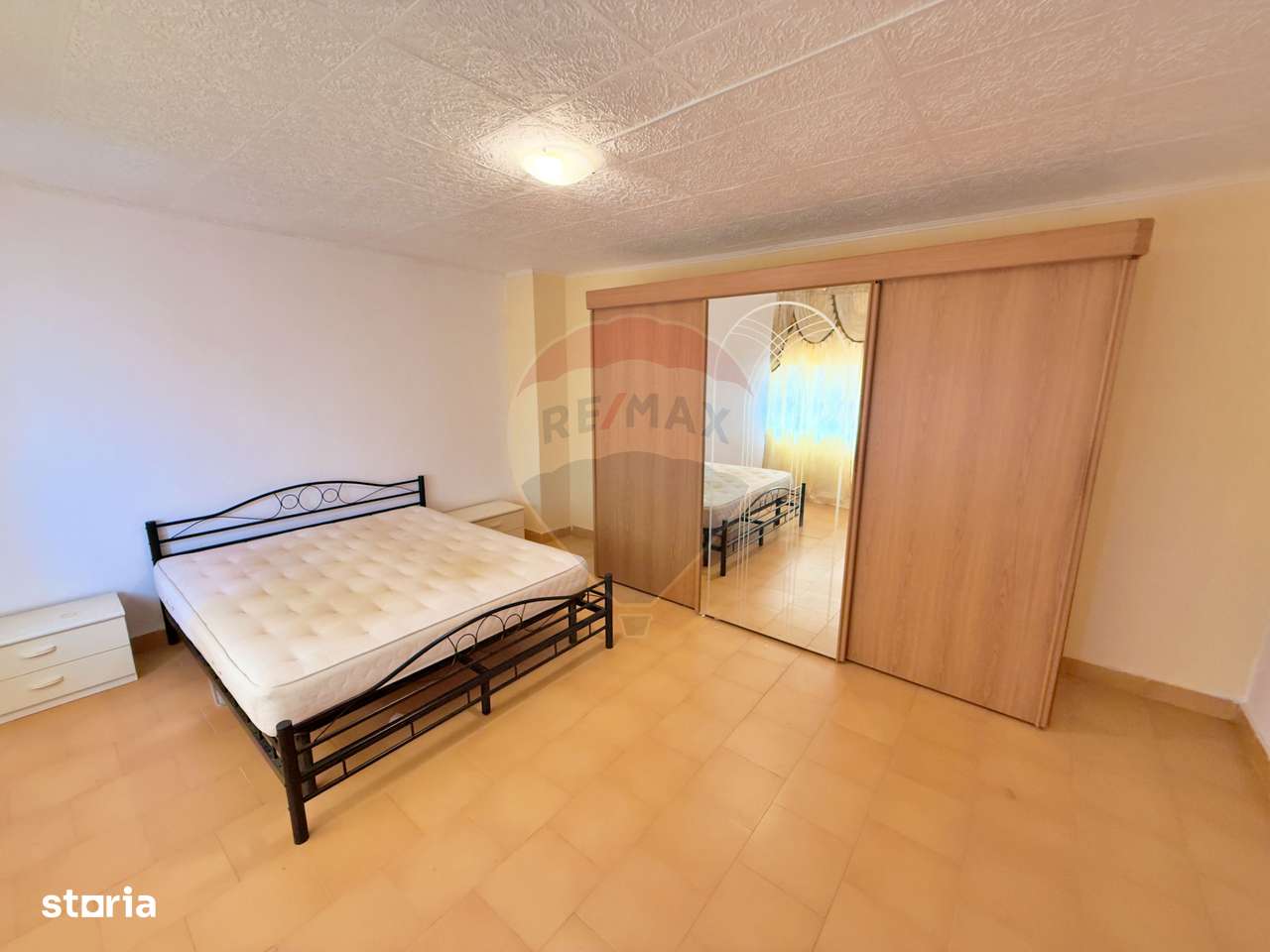 Clădire cu destinații multiple de vânzare în Arad - Imagine principală: 4/20