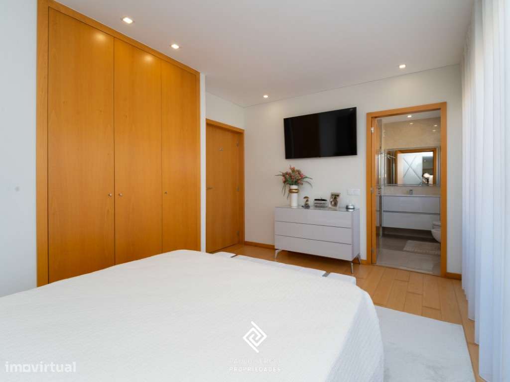 Apartamento T2 Duplex em Espinho-12