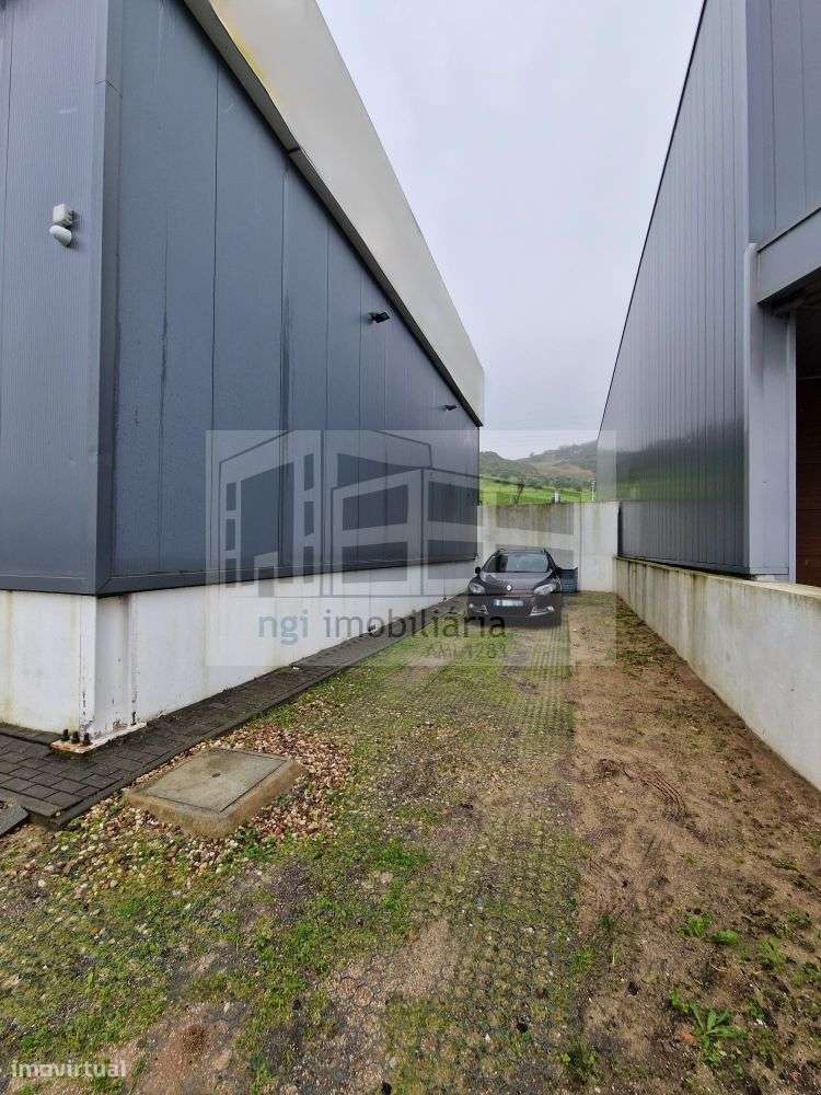 Armazém Zona Industrial de Frielas - Loures-13