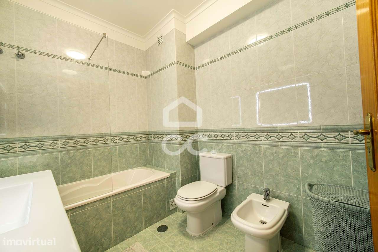 Apartamento T2 no Centro de Cacém-16