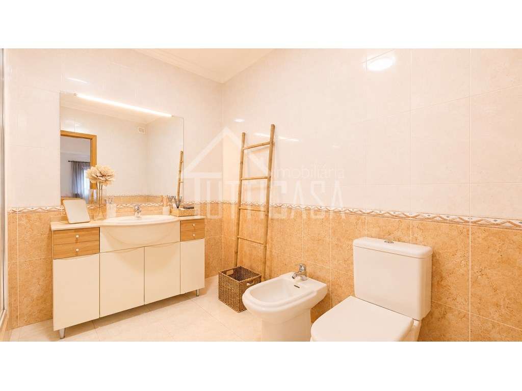 Apartamento T3 em Alcainça com parqueamento para 3 viaturas-12