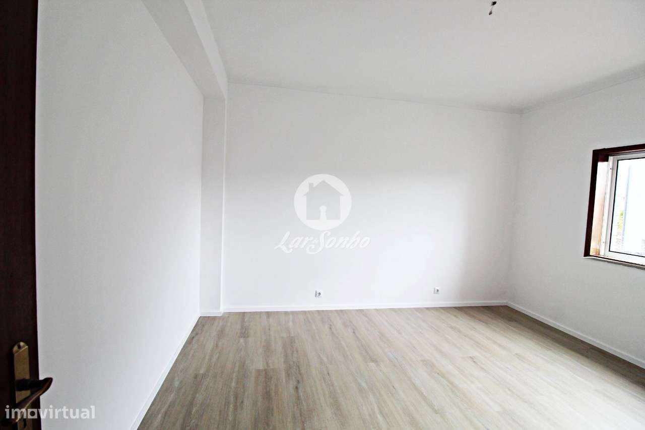 Apartamento T2, localizado, em Baguim do Monte, próximo ao metro da...-15