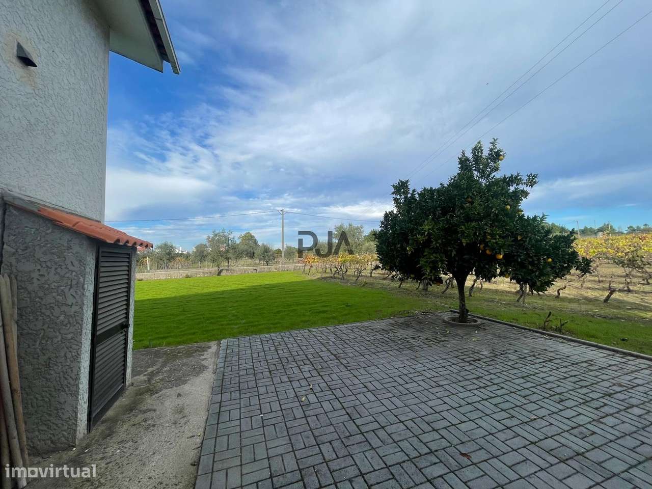 Moradia Isolada T5 em Outeiro de Espinho, Mangualde-23