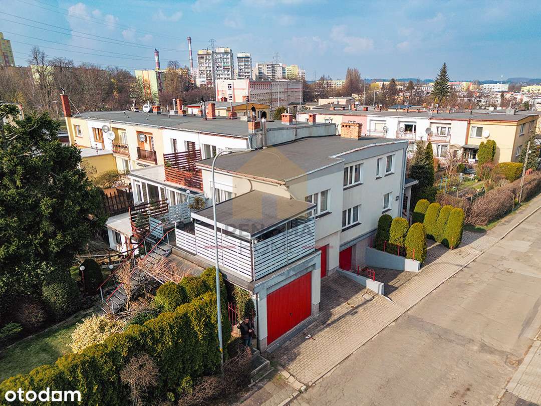 Skrajny dom w zabudowie szeregowej – komfort i pry