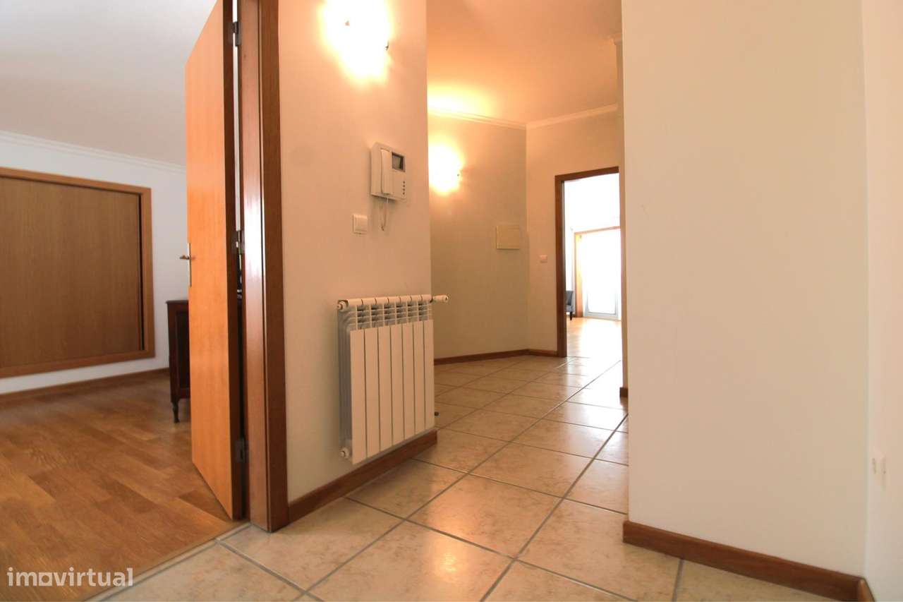 Apartamento T3 Duplex em Oiã-4