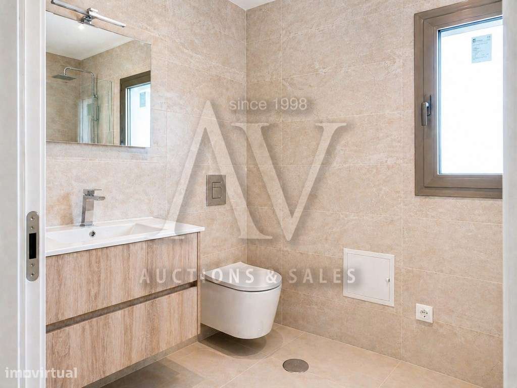 MORADIA V3+1 || Batalha || 294,50 m2 de construção-15