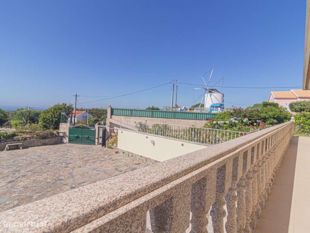 Moradia T5 Isolada com Piscina e Vista Mar-23