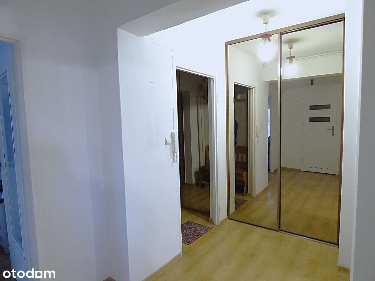 Słoneczne dwa pokoje w bloku z balkonem of.2602M-8