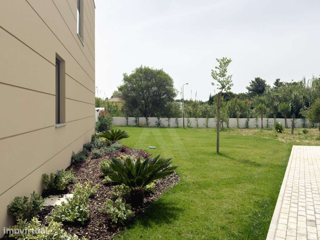 Moradias T4 de Luxo com Terraço e Vista Mar em Cascais-35