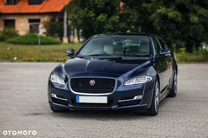 Jaguar XJ 3.0 D V6 R-Sport - 11