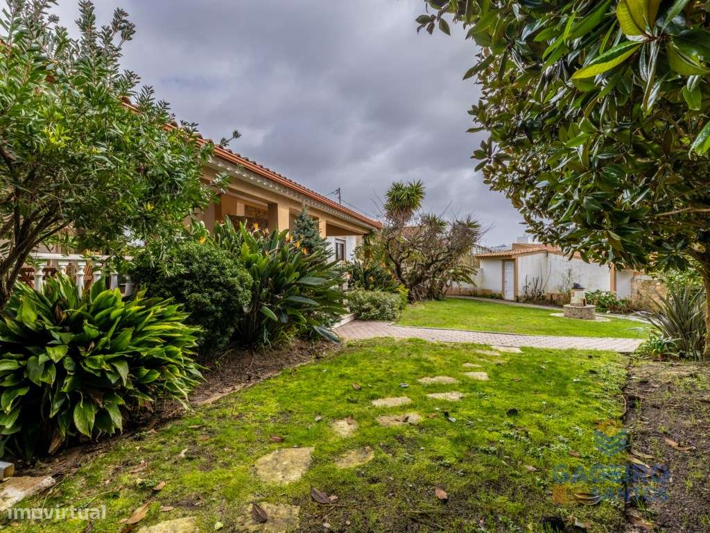 Moradia T2 + 1 com Jardim e Churrasqueira a 5 Minutos da Praia-18