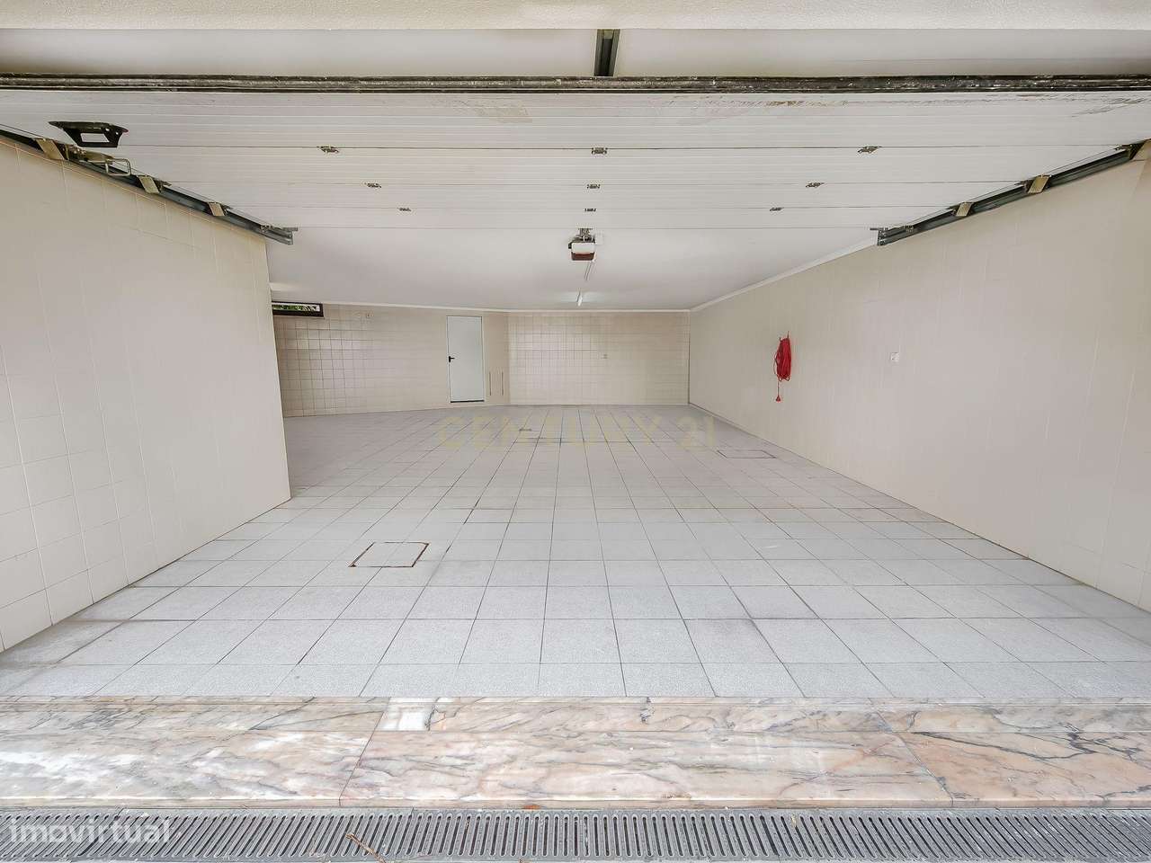 Moradia T5+1 com Piscina Privada a 8 Minutos a Pé do King's College |-57