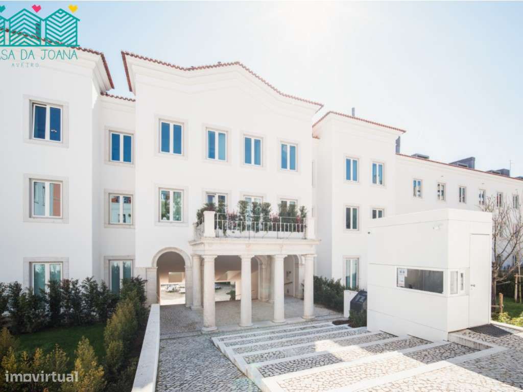 Apartamento T4 com Lugares de Garagem no Centro de Lisboa-54