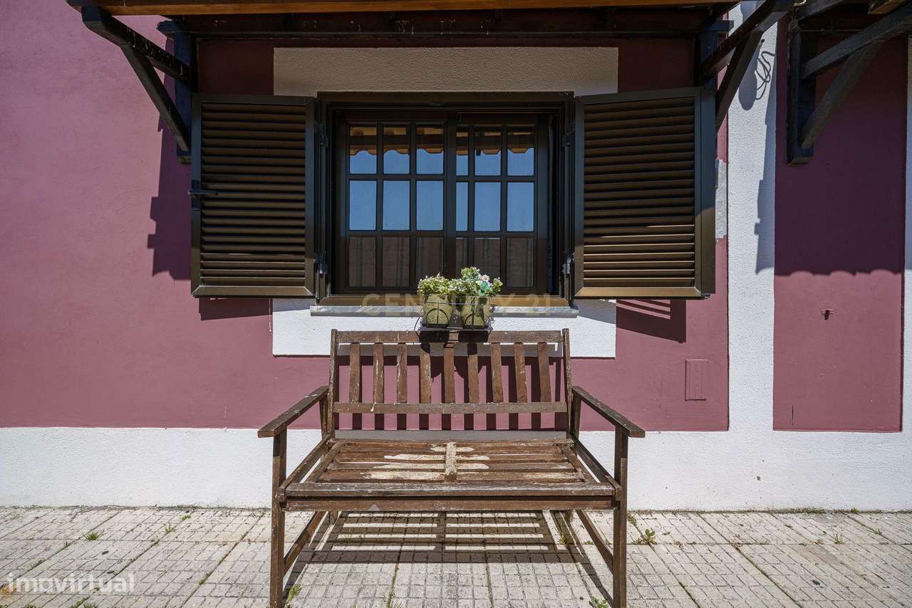 O Refúgio Perfeito em Cajados: Natureza e Duas Moradias num Só Investi-20