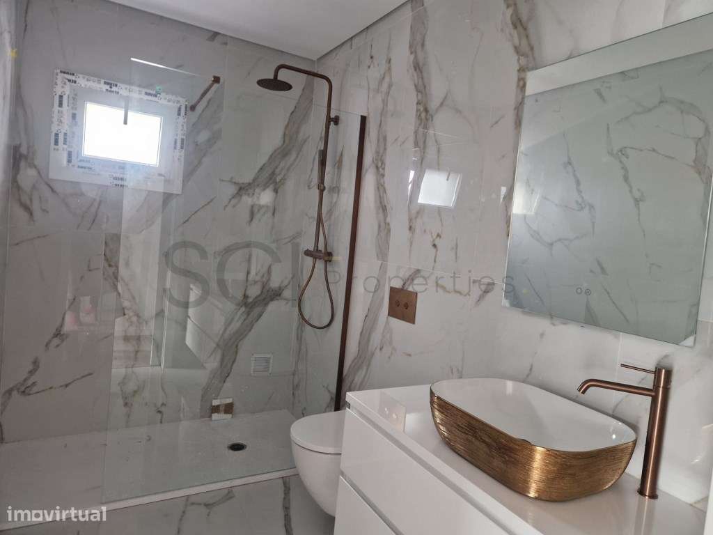 Moradia Térrea independente T3+1 com piscina em Fernão Ferro-5