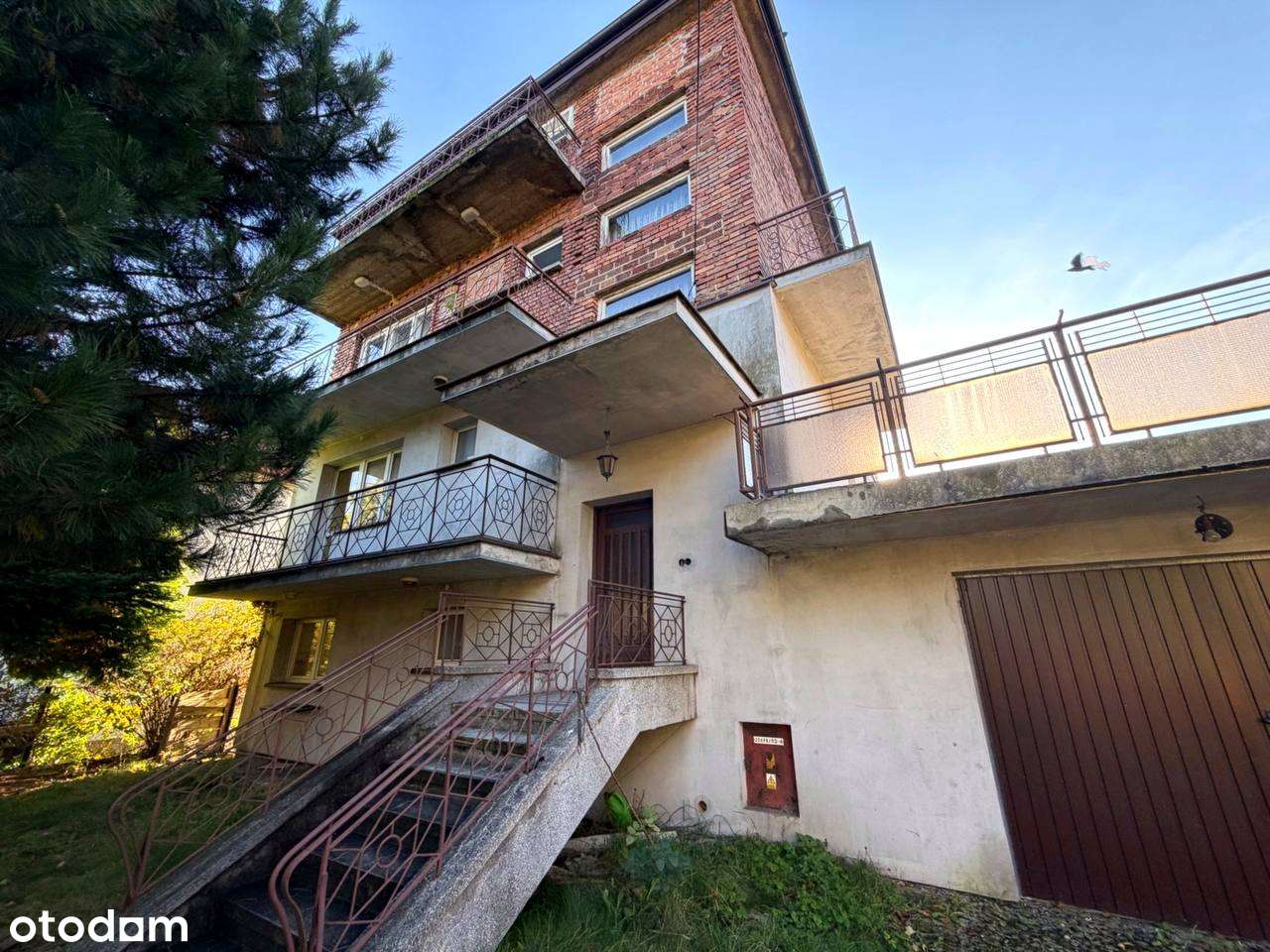 Na sprzedaż połowa domu z dwoma niezależnymi kondygnacjami + Garaż-0