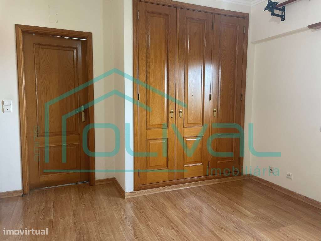 Apartamento T3 com parqueamento e arrecadação na 2ª Fase da Qta. Pi...-14