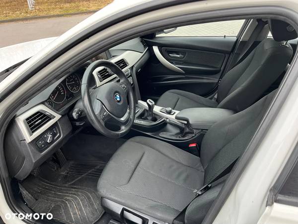 BMW Seria 3 - 12